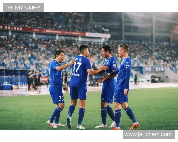 足球20号球衣的传奇故事与背后那些不为人知的球员心路历程 足球20号球衣的传奇故事与背后那些不为人知的球员心路历程